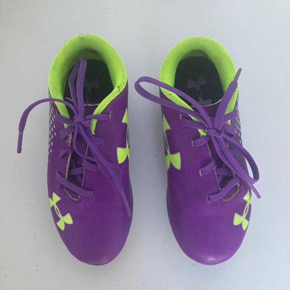 Soccer cleats kid size 11 Under armour - Picture 1 of 4